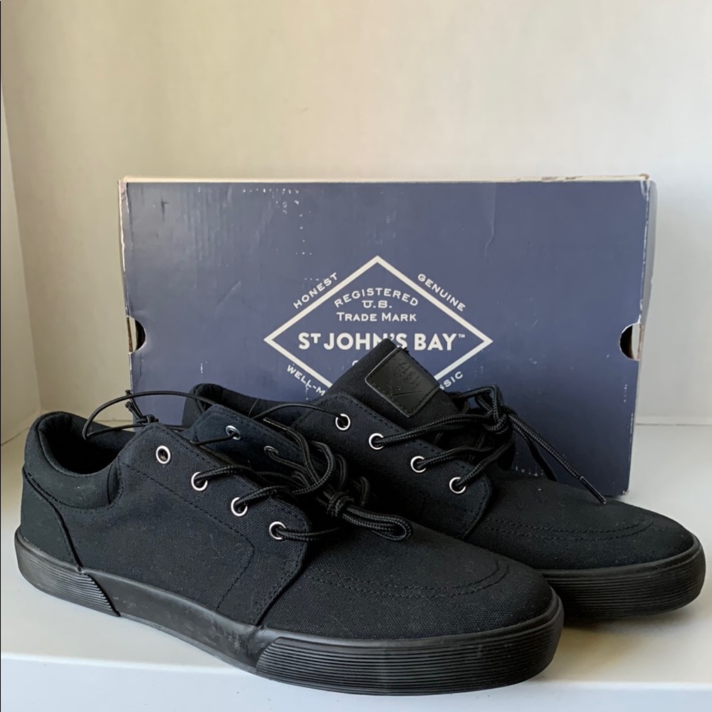 St. John's Bay Men's Black Canvas Shoes Size 12 NWT New in the Box
